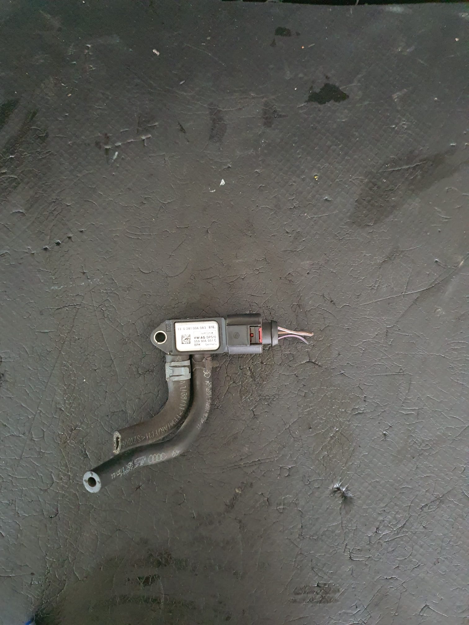 SENZOR PRESIUNE GAZE EVACUARE AUDI A3 8P 1.6 TDI  COD 059906051C FACTURA SI GARANTIE