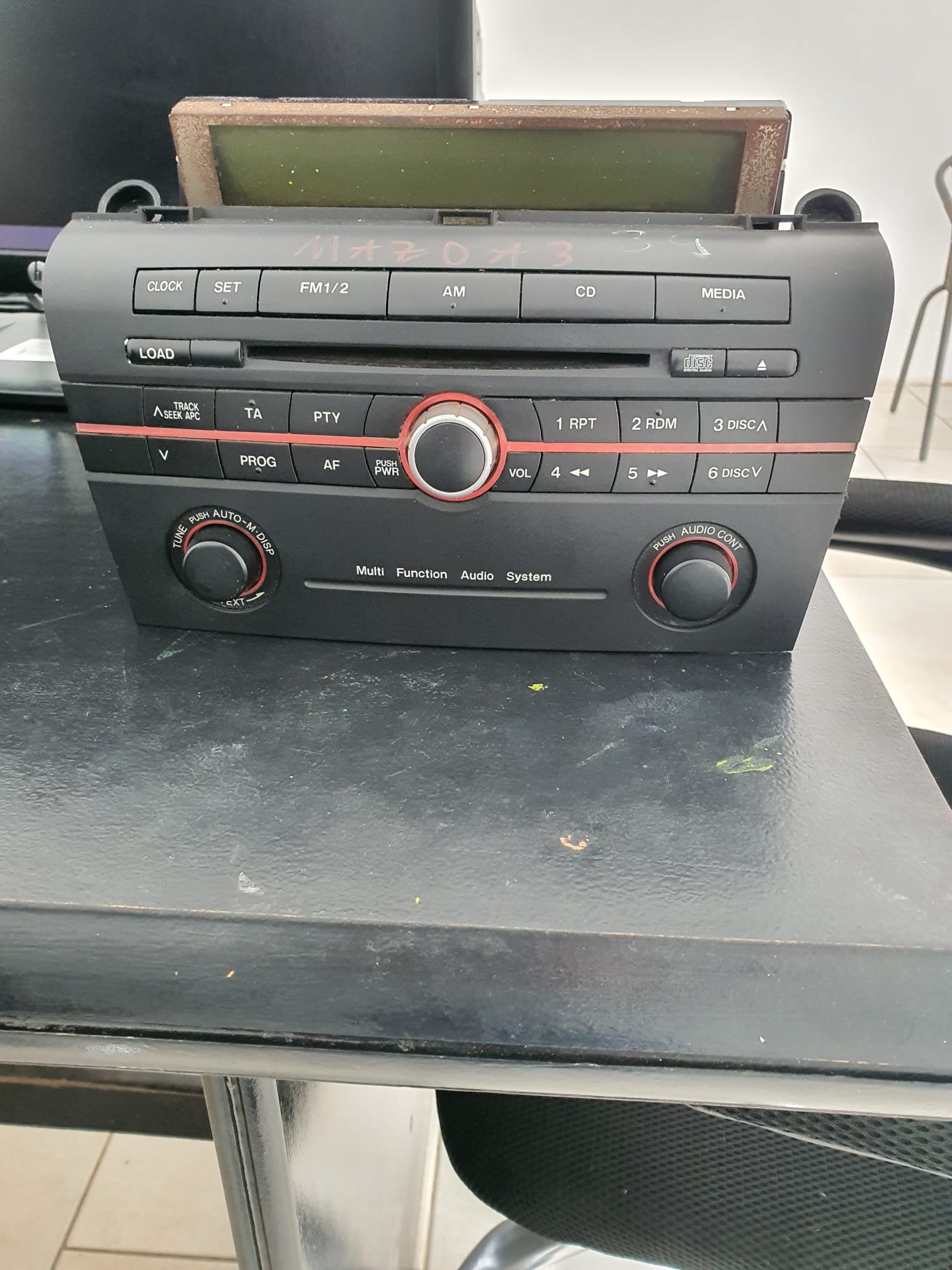 Media Player  Unitate CD Casetofon CD Player,Radio Mazda 3 COD BR2D 66 ARO MODEL 14795218  FACTURA SI GARANTIE