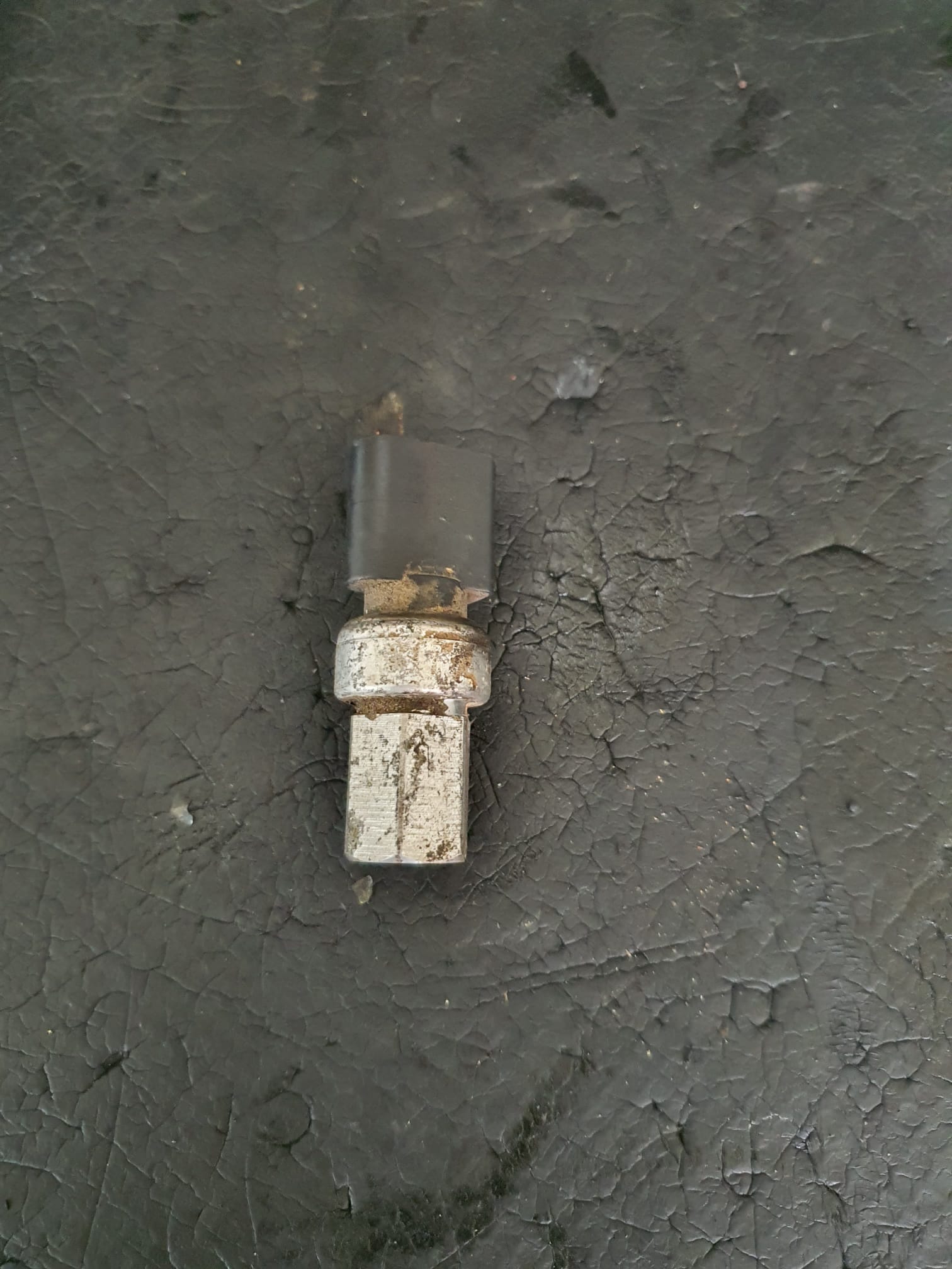 SENZOR PRESIUNE AC VW GOLF 4 1.9 TDI COD 1J0959126 FACTURA SI GARANTIE