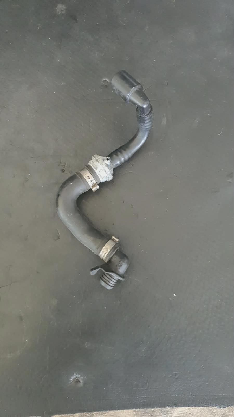 Furtun Vaccum VW TOURAN COD 1K0611939 FACTURA SI GARANTIE