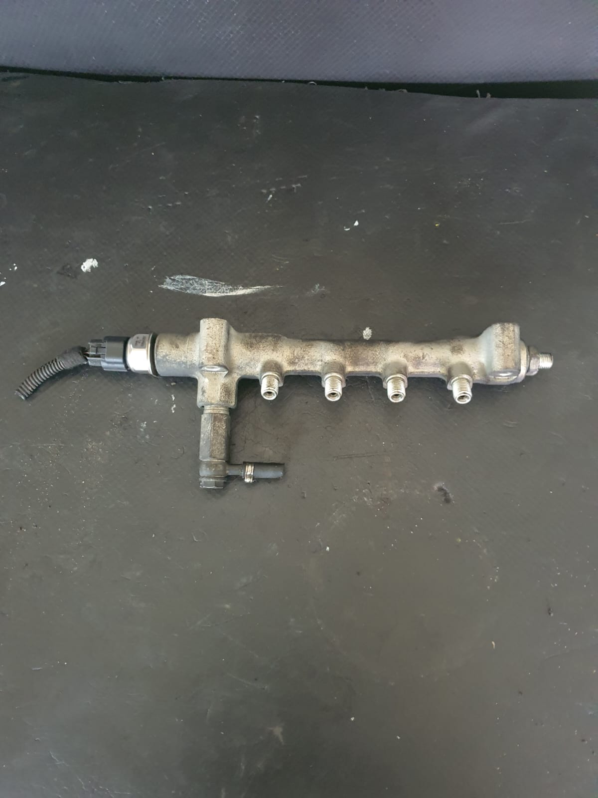 RAMPA INJECTOARE CU SENZOR OPEL ASTRA J COD 55PP05-01 FACTURA SI GARANTIE