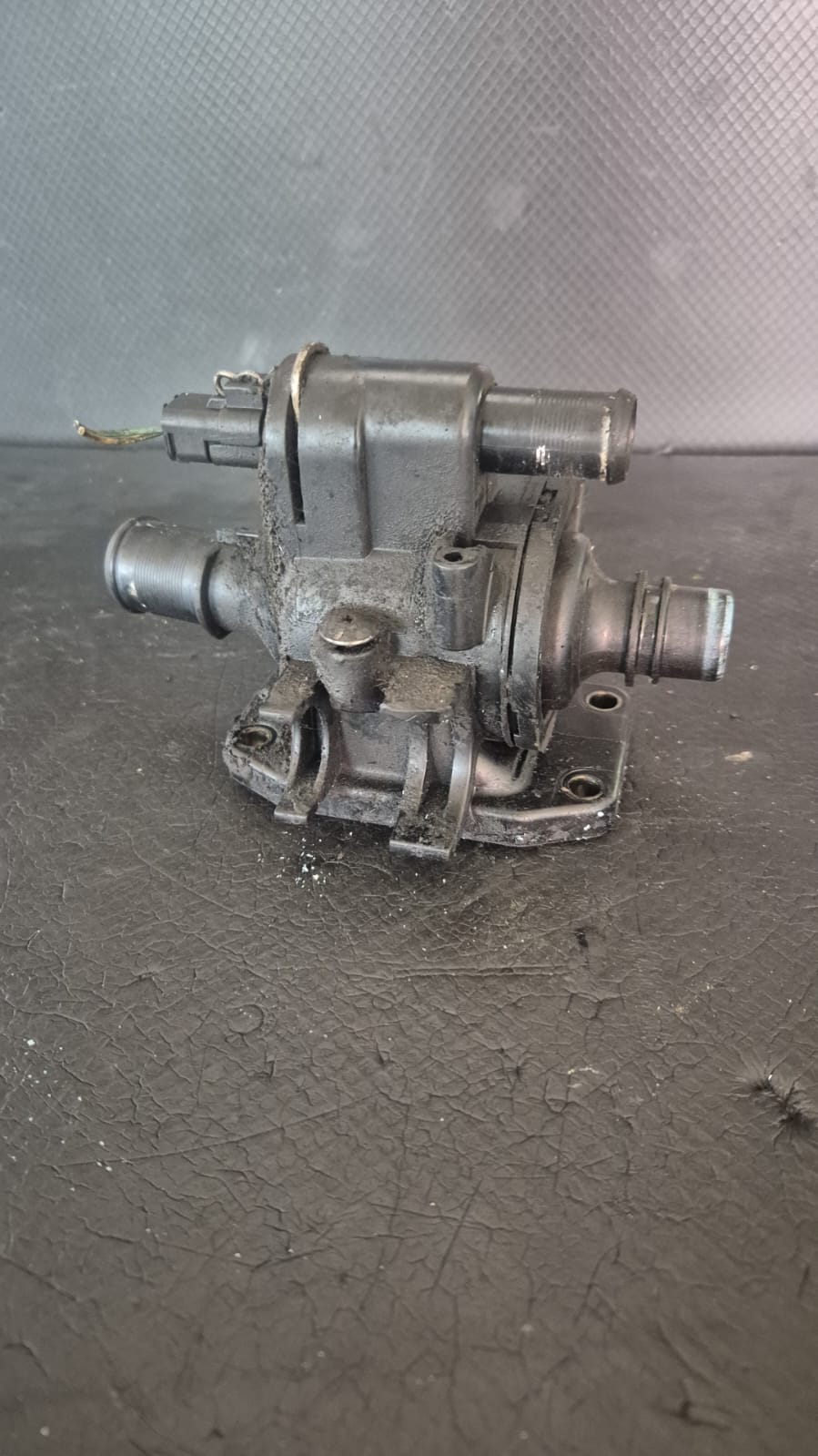 CARCASA CORP TERMOSTAT PEUGEOT 207 1.4 HDI COD 9654393880 FACTURA SI GARANTIE