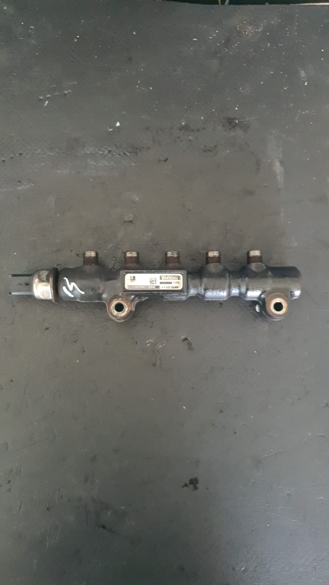 RAMPA INJECTOARE CU SENZOR FORD FOCUS 2 PEUGEOUT 307 1.6 TDCI COD 9654592680 FACTURA SI GARANTIE