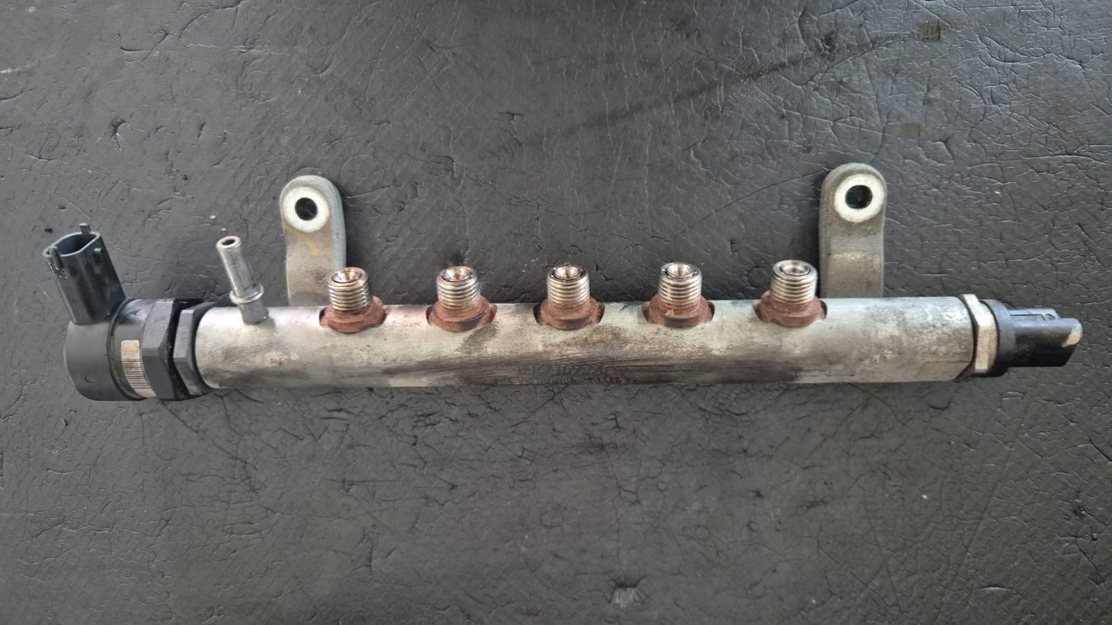 RAMPA INJECTOARE PEUGEOT 407 2.2 HDI COD 9654748880 0281002804 DW12BRED4 0281002803 FACTURA SI GARANTIE