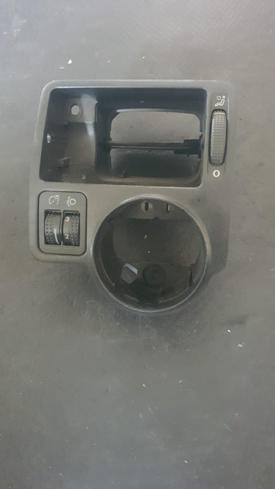 GRILA VENTILATIE BORD STANGA VW GOLF 4 1997-2006 COD 1J1815715A FACTURA SI GARANTIE