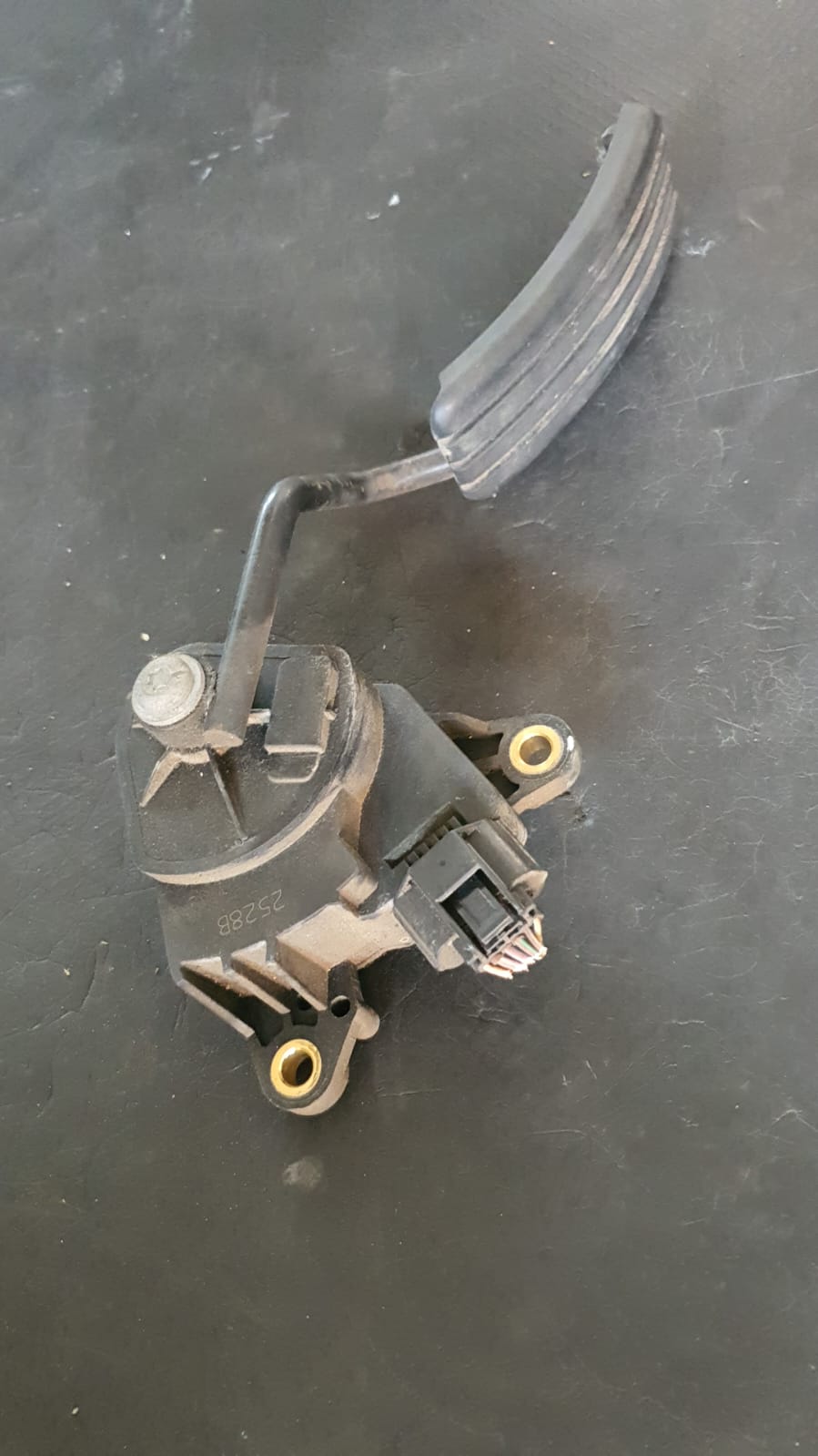 PEDALA ACCELERATIE RENAULT SCENIC 2 COD 8200159645 FACTURA SI GARANTIE