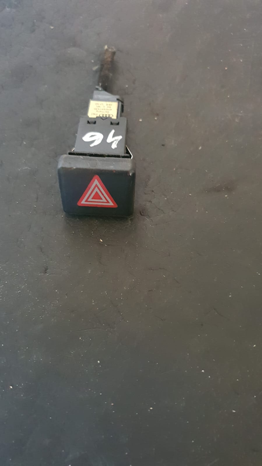 BUTON AVARII AUDI A4 B7 SEAT EXEO COD 8H0941509 FACTURA SI GARANTIE