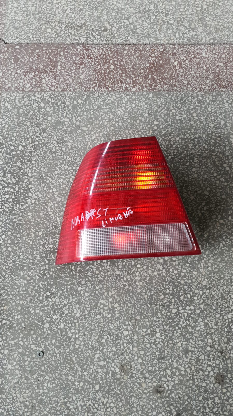 STOP STANGA CU DEFECT SE VEDE IN POZA VW BORA COD 1J5945095AB FACTURA SI GARANTIE